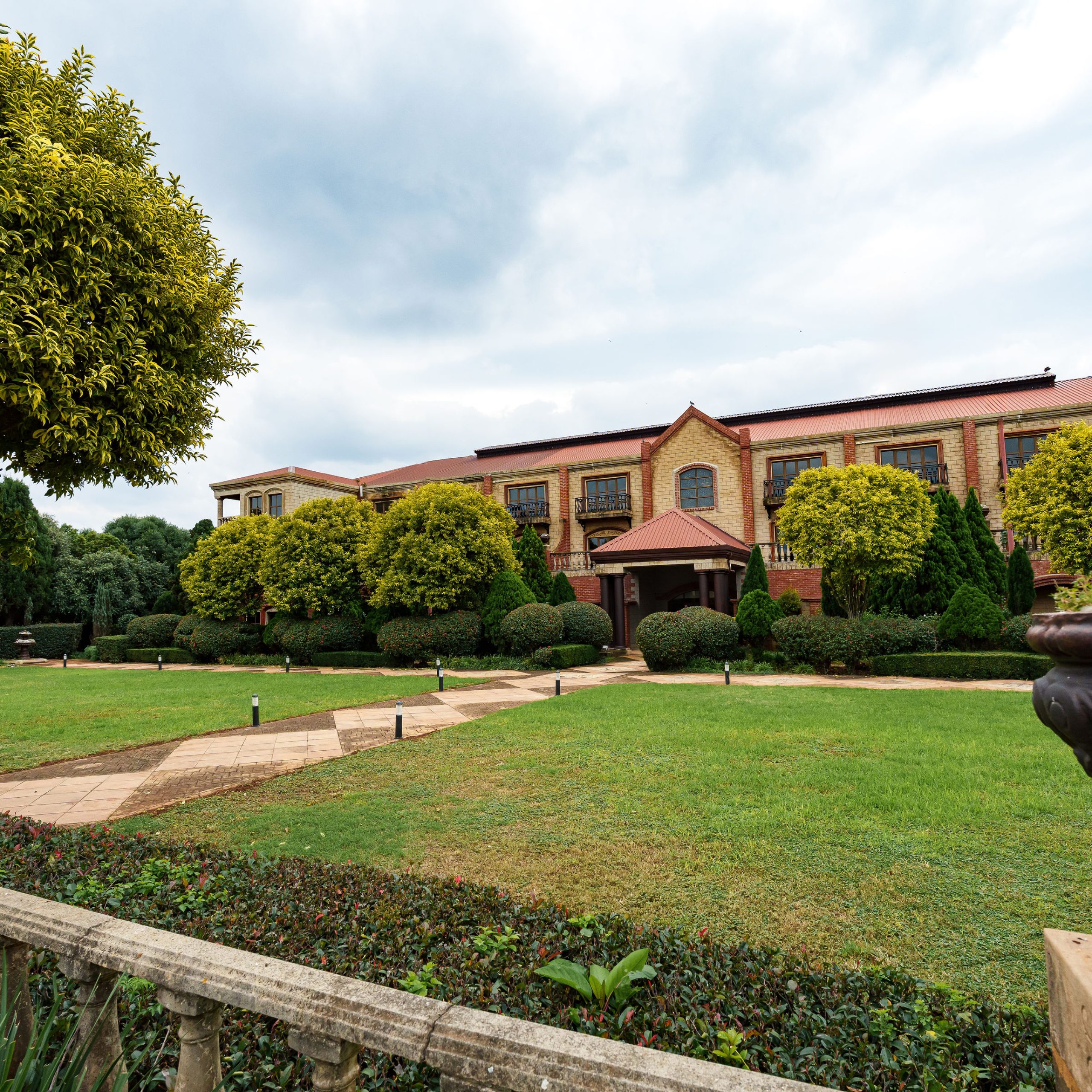 Velmore Hotel & Spa